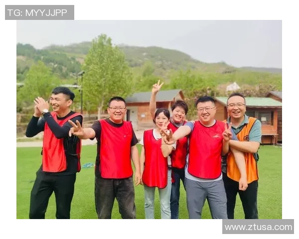 团队合作猜测足球明星名字的趣味挑战活动